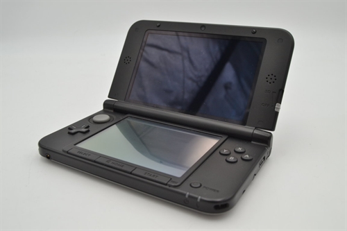 Nintendo 3DS - Silver and black - Konsol - SNR SEF107798886 (B Grade) (Genbrug)